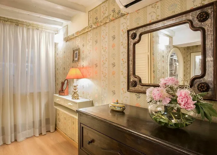 Luxury With Direct Trevi Fountain View Romantic Appartement *