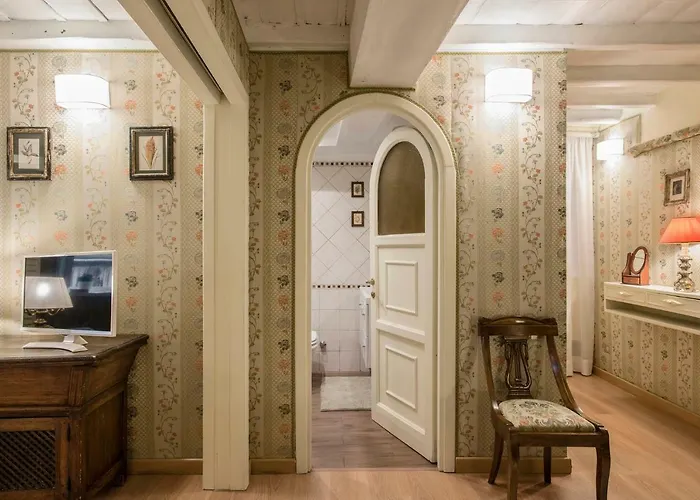Luxury With Direct Trevi Fountain View Romantic * Rome