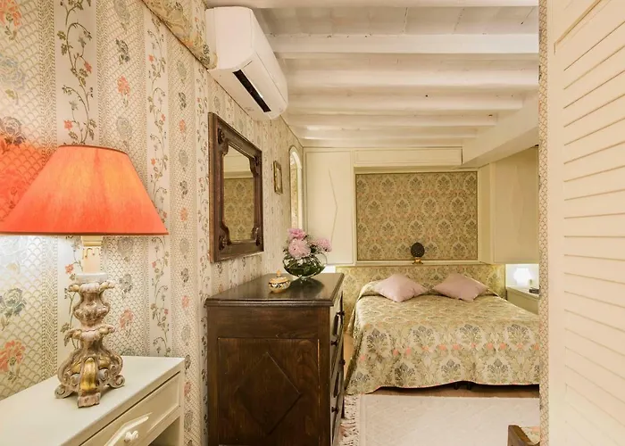 Luxury With Direct Trevi Fountain View Romantic